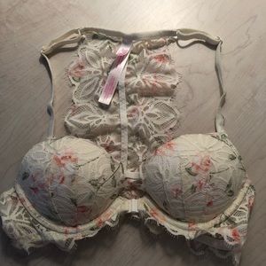VS Pink Front Clasping Racerback Bra 32A